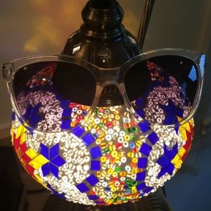 😎❤Lucky sunglasses.  GUC.